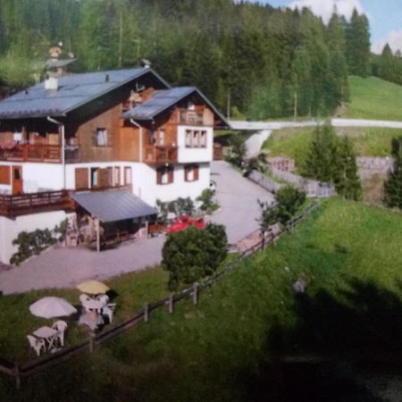 Garni La Rondine Hotel Selva di Cadore Kültér fotó