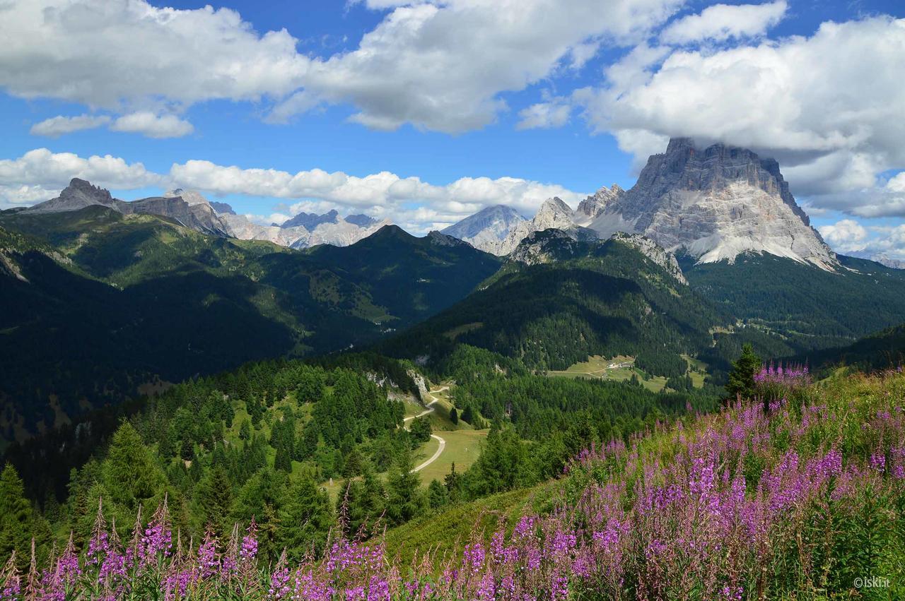 Garni La Rondine Hotel Selva di Cadore Kültér fotó